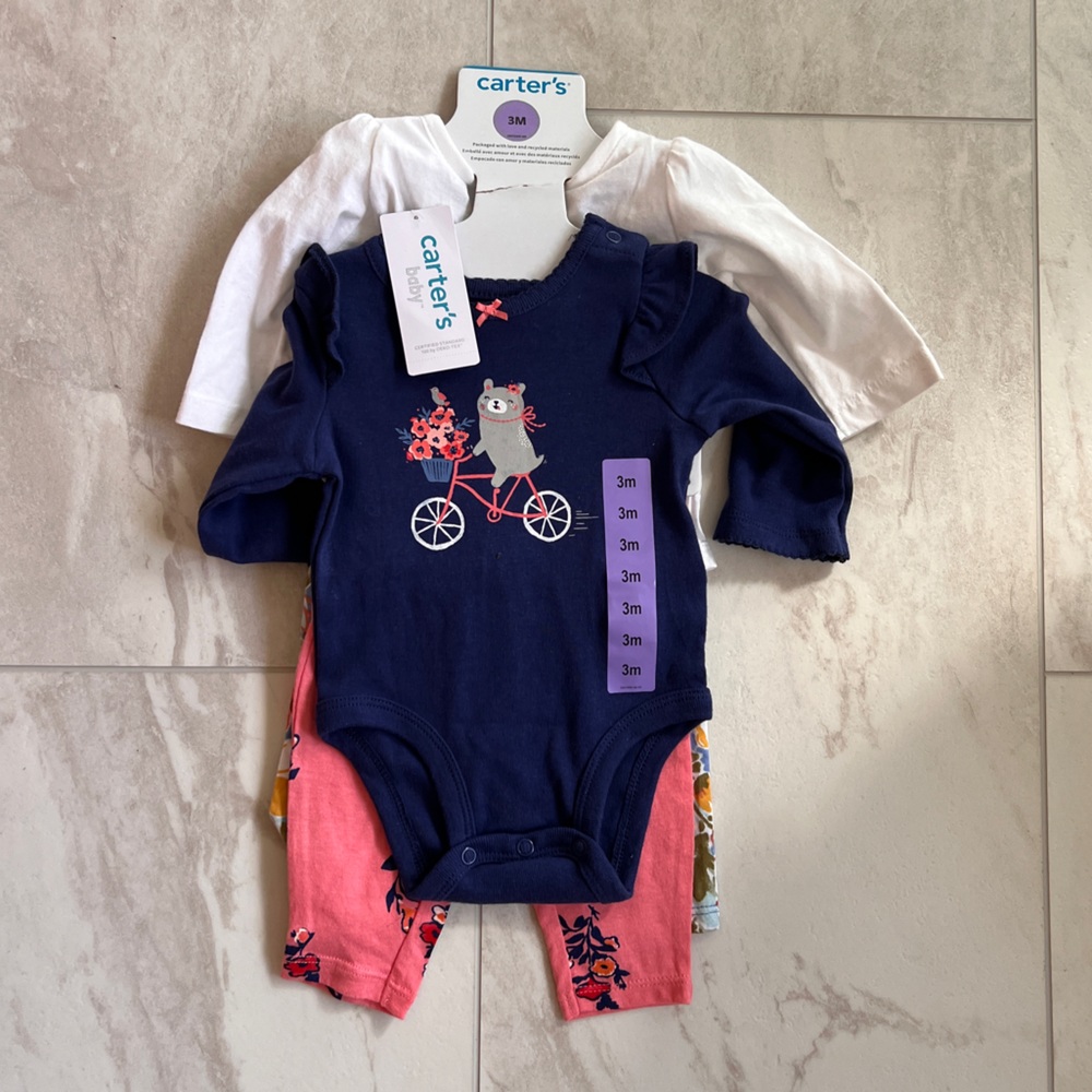 Brand new with tags Carter’s baby set of two long sleeves bodysuits and pants 3m
